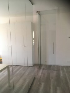 vetrata ufficio divisorio vetro ufficio porta vetro basculante pareti vetro pordenone treviso udine divisorio vetro chiusura vetro porta battente vetro (12)